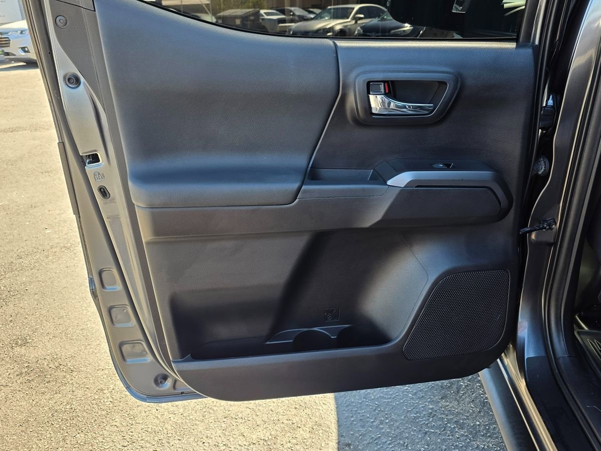 Used 2020 Toyota Tacoma TRD Sport w/ Technology Package RWD image 21