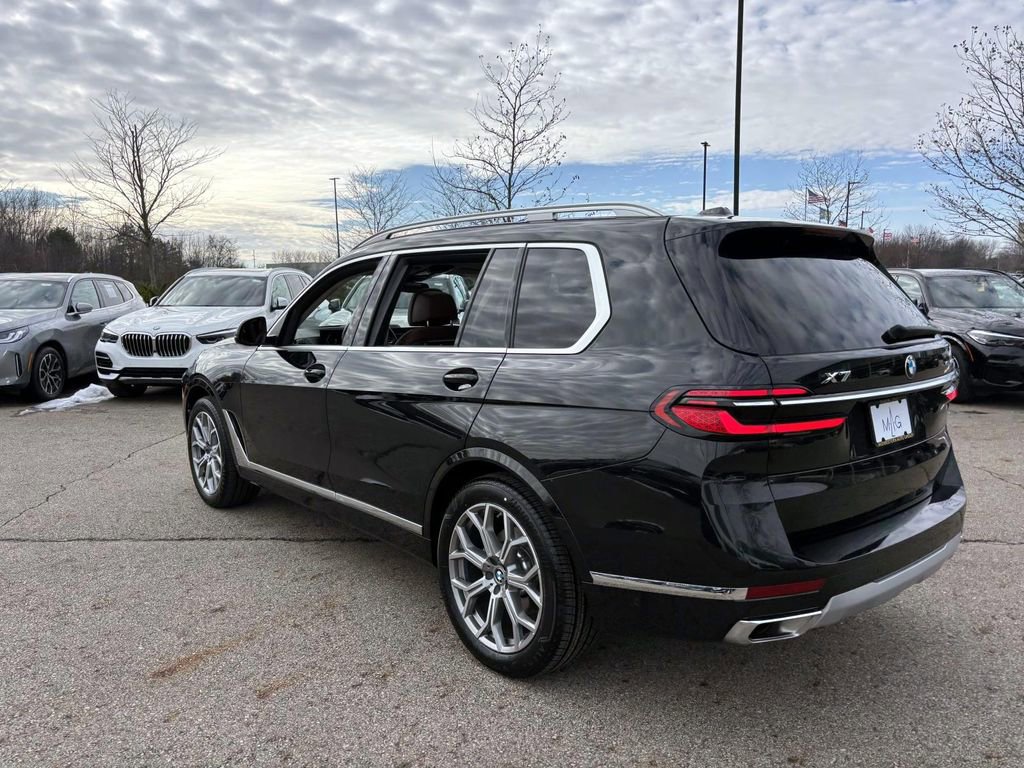 Certified 2025 BMW X7 xDrive40i image 5