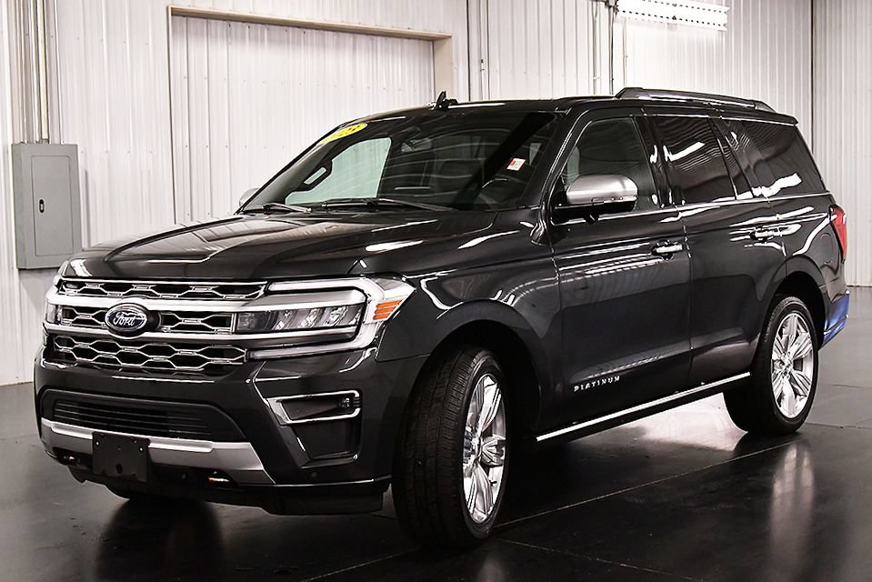 Used 2023 Ford Expedition Platinum AWD/4WD image 3