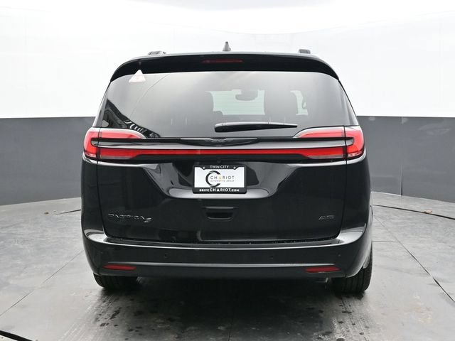 New 2026 Chrysler Pacifica Select w/ S Appearance Package AWD/4WD image 5