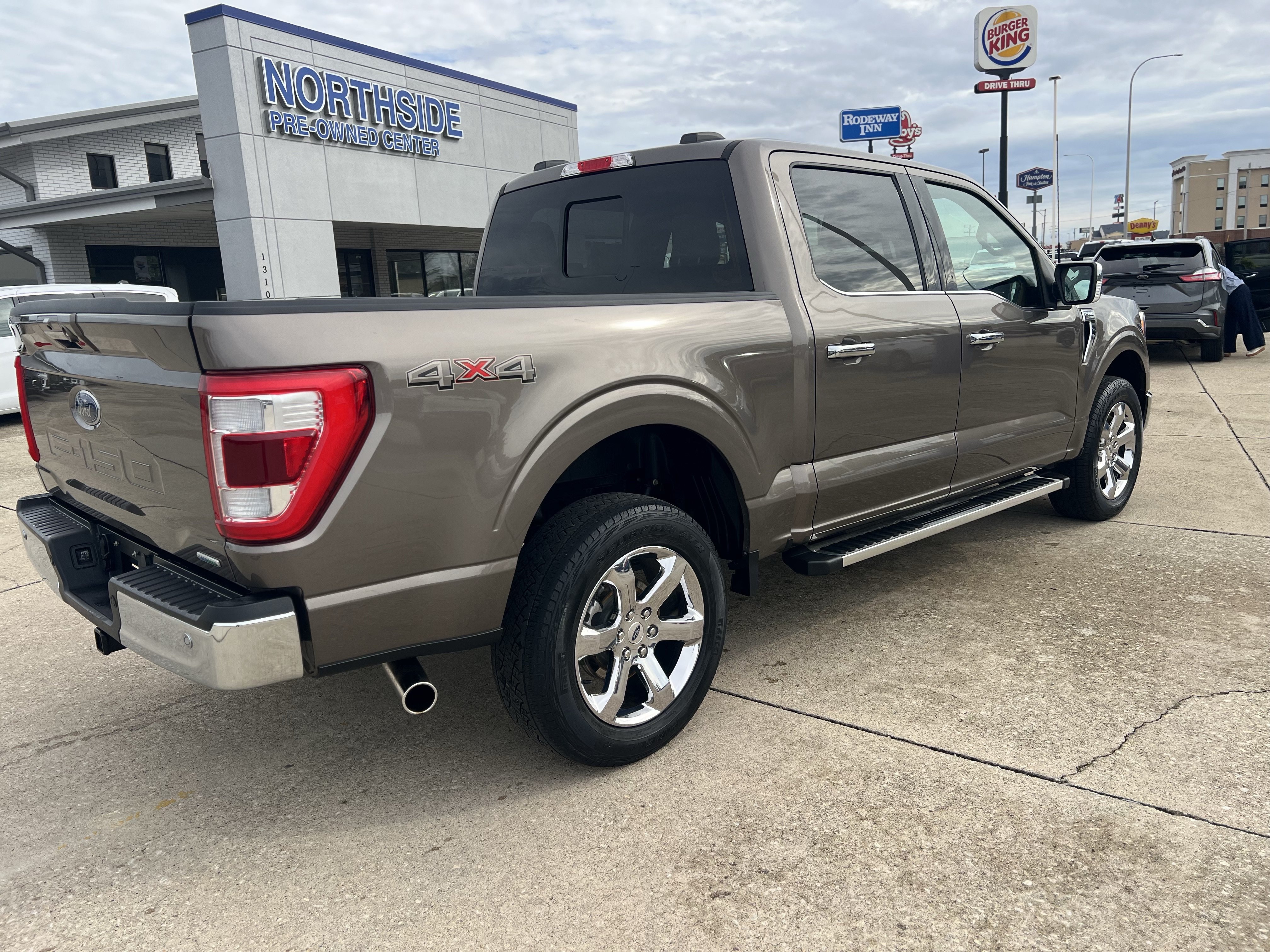 Used 2023 Ford F150 Lariat AWD/4WD image 9