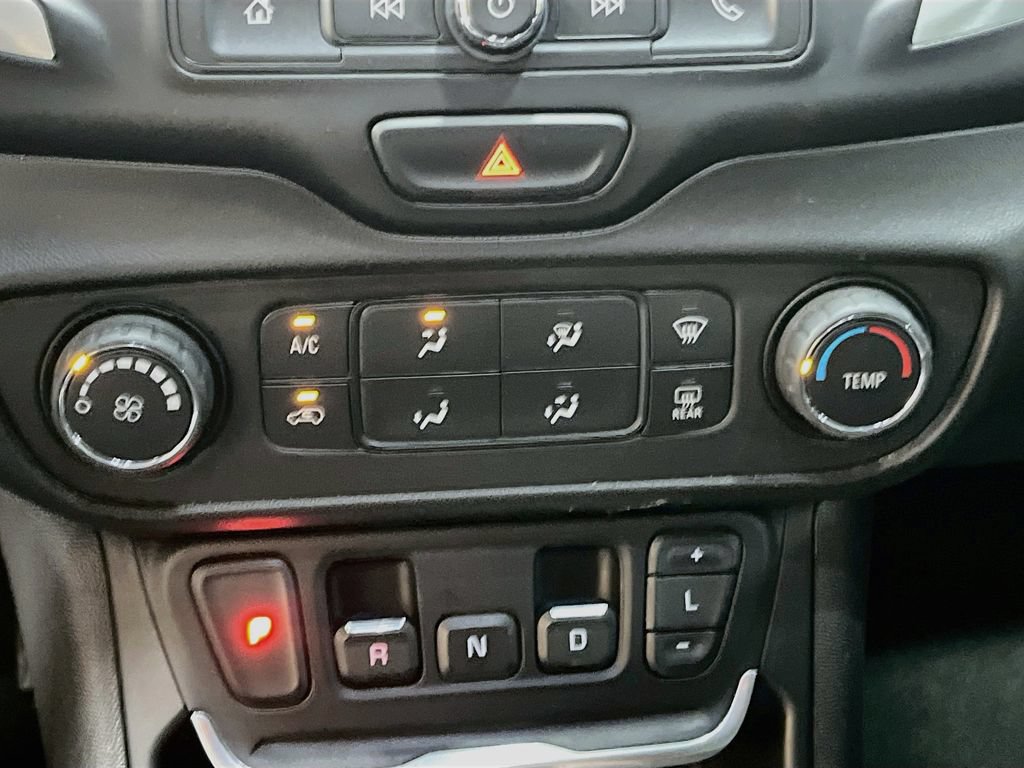 Used 2020 GMC Terrain SLE AWD/4WD image 15