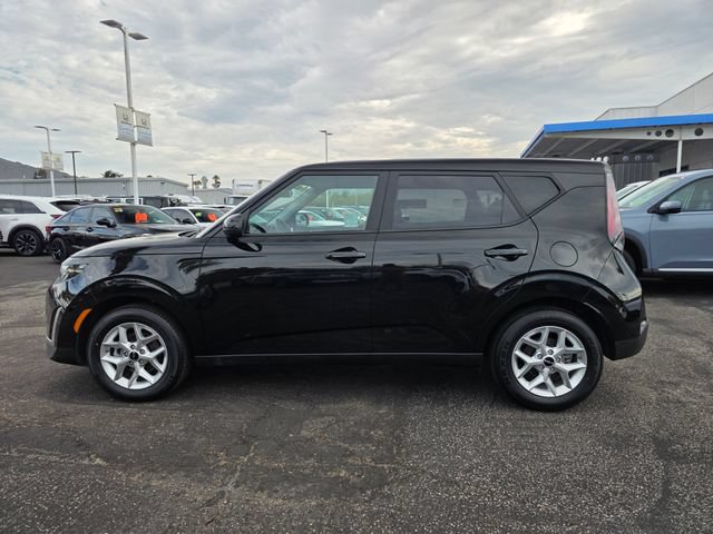 Used 2025 Kia Soul LX w/ LX Technology Package FWD image 11