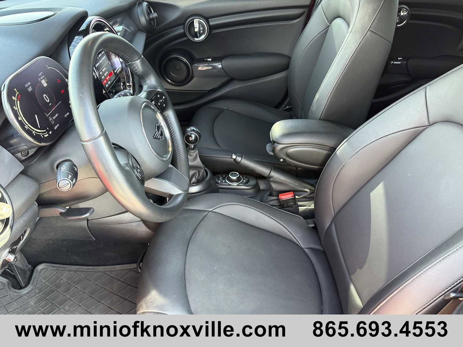 Used 2024 MINI Cooper 4-Door Hardtop image 10