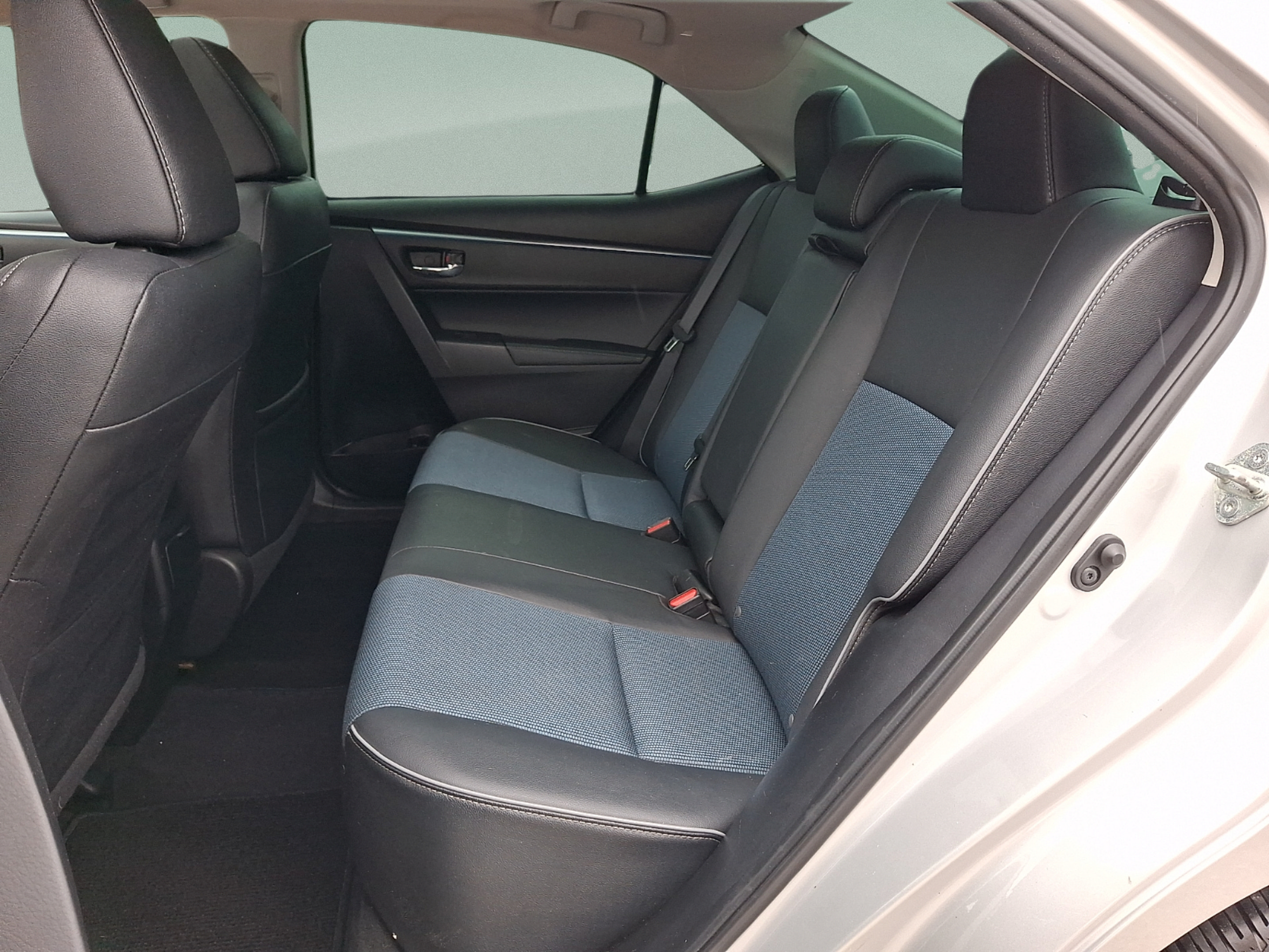 Used 2015 Toyota Corolla S FWD image 8