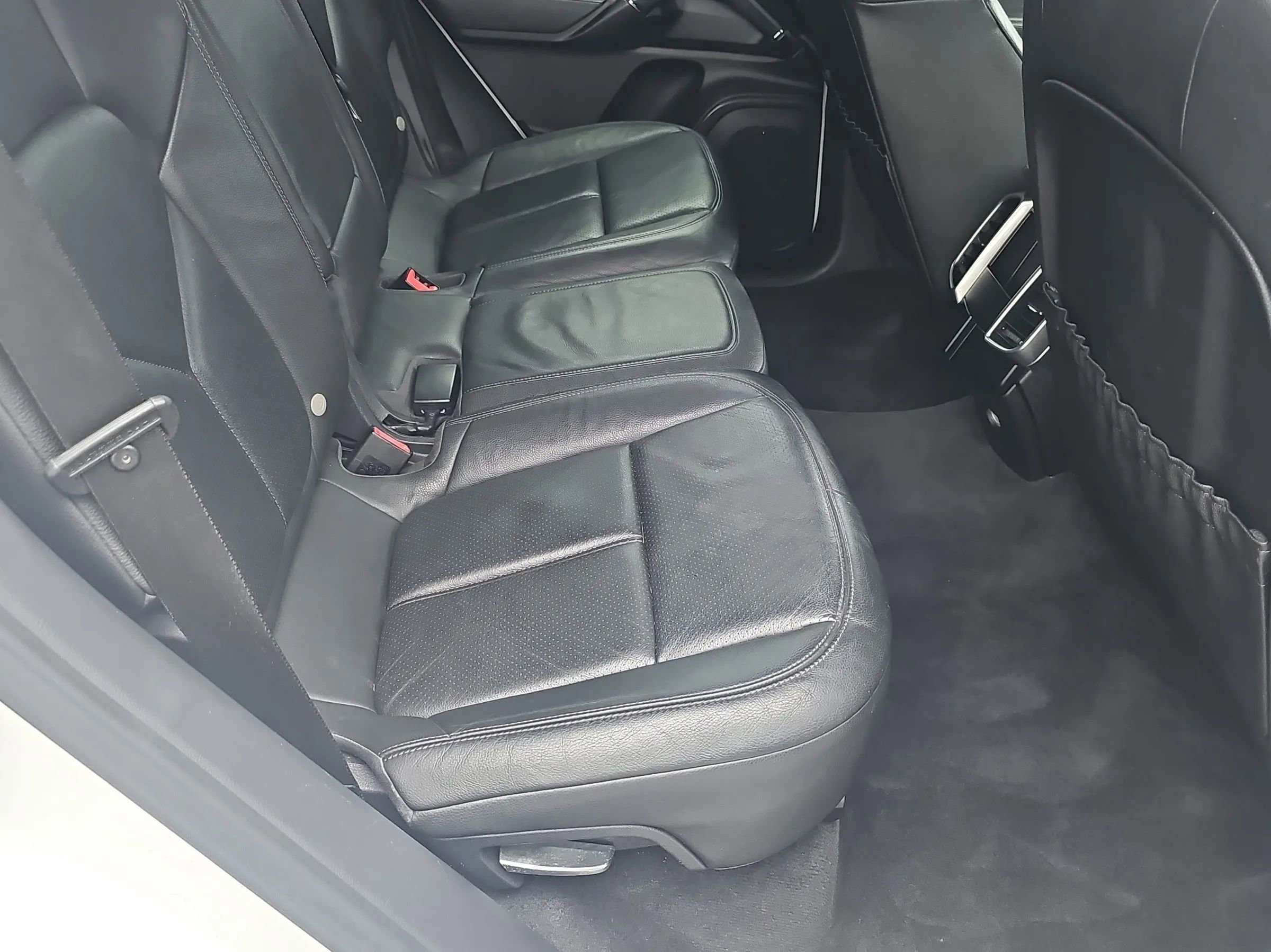 Used 2014 Porsche Cayenne image 34