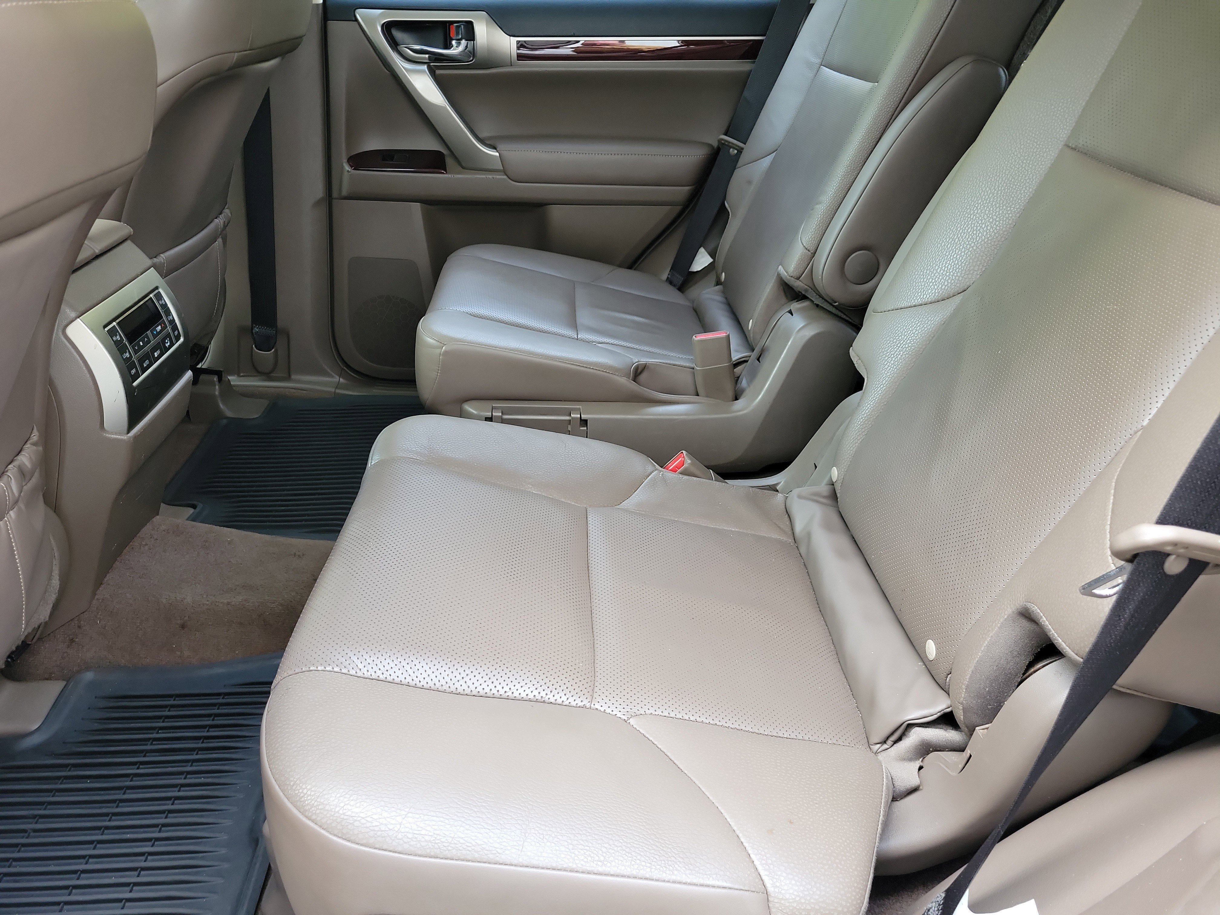 Used 2019 Lexus GX 460 image 19