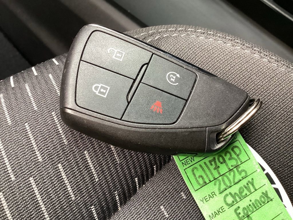Used 2025 Chevrolet Equinox LT FWD image 33