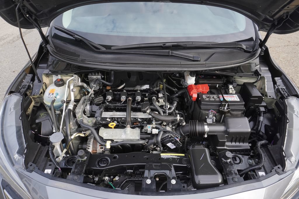 Used 2024 Nissan Versa SR FWD image 30
