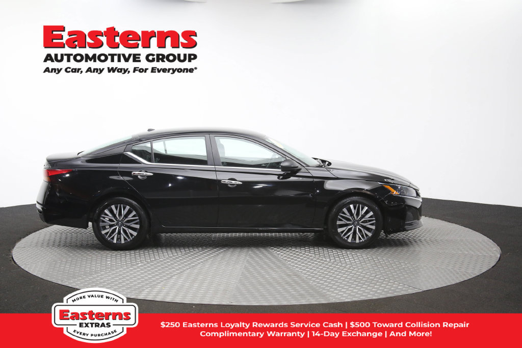 Used 2024 Nissan Altima 2.5 SV FWD image 47