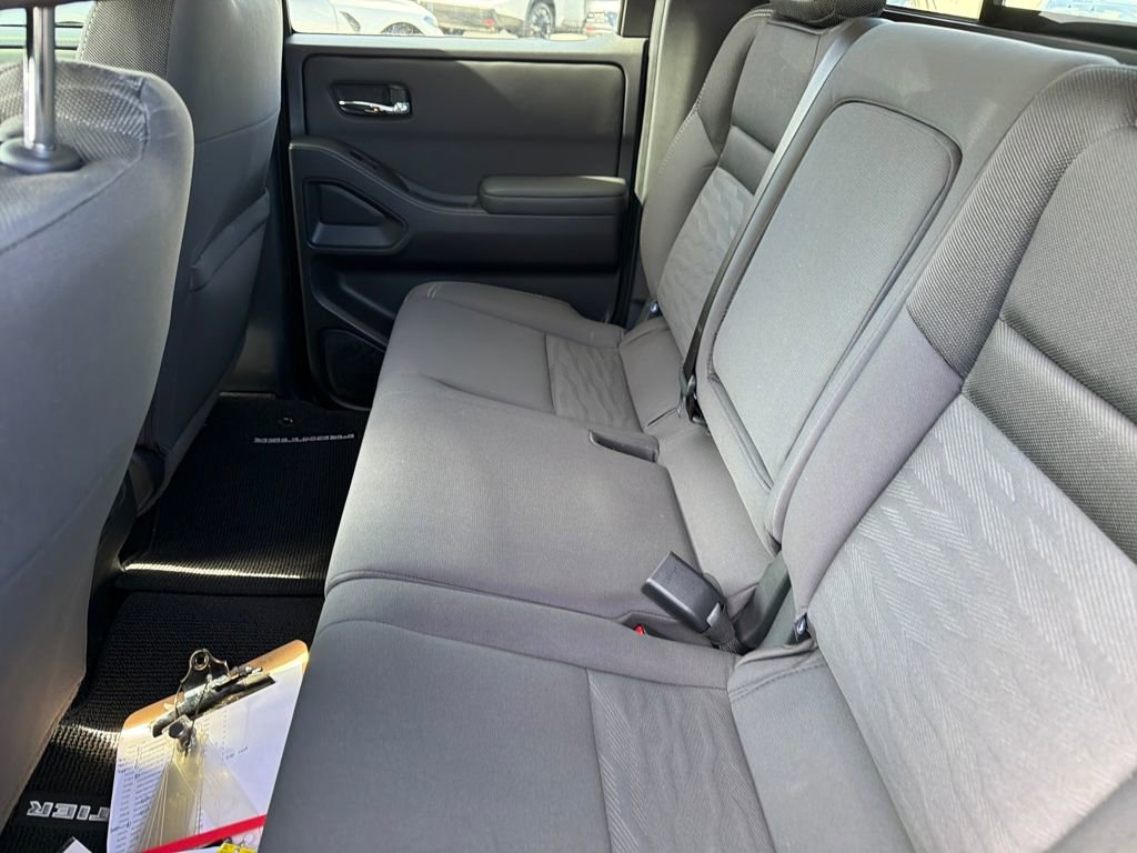 Used 2024 Nissan Frontier SV w/ SV Convenience Package image 31