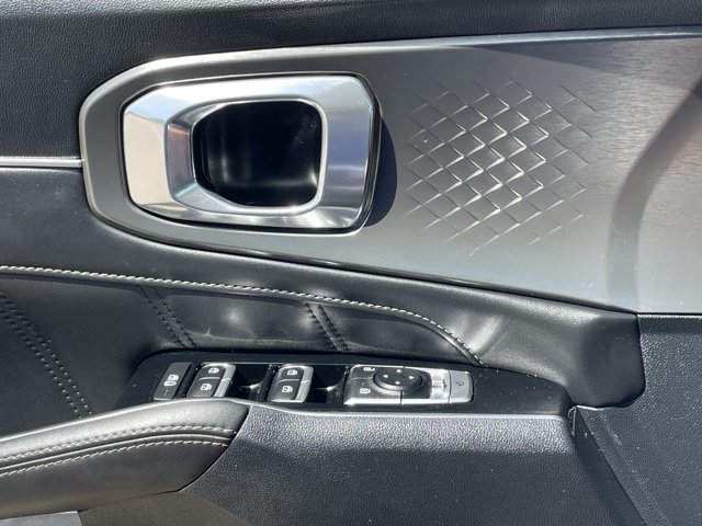 Used 2023 Kia Sorento SX FWD image 21