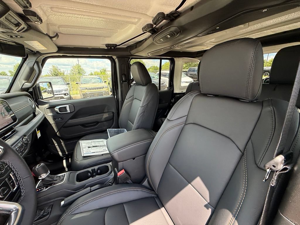 New 2026 Jeep Wrangler Unlimited Sahara AWD/4WD image 12