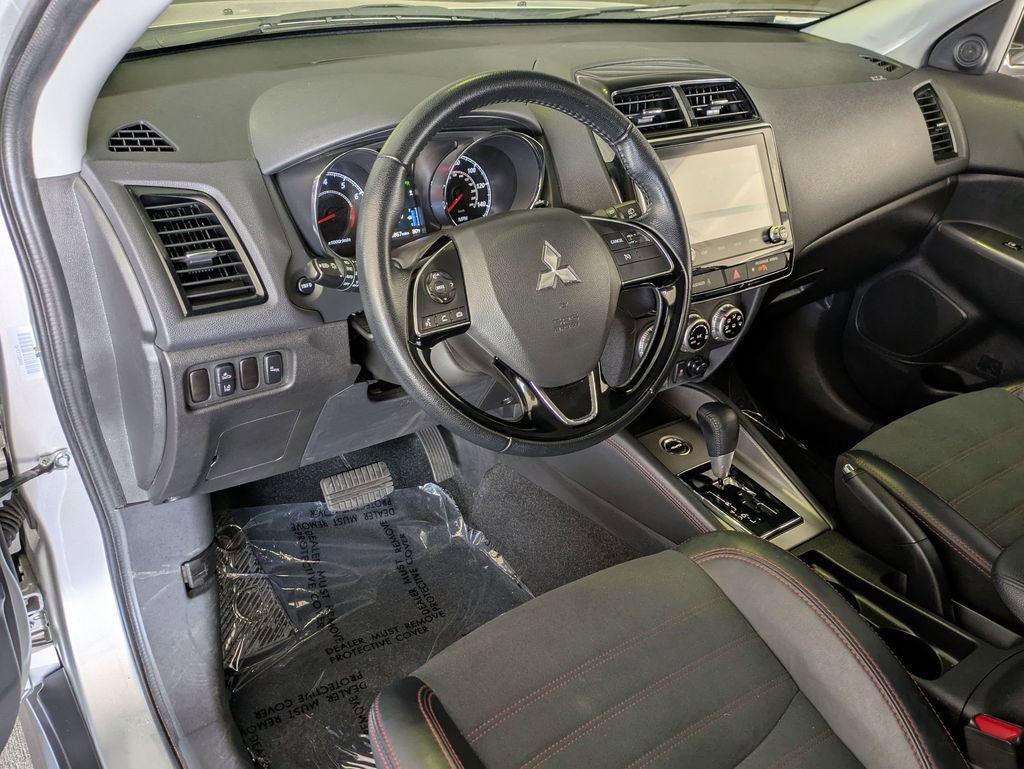 Used 2025 Mitsubishi Outlander Sport SE AWD/4WD image 14