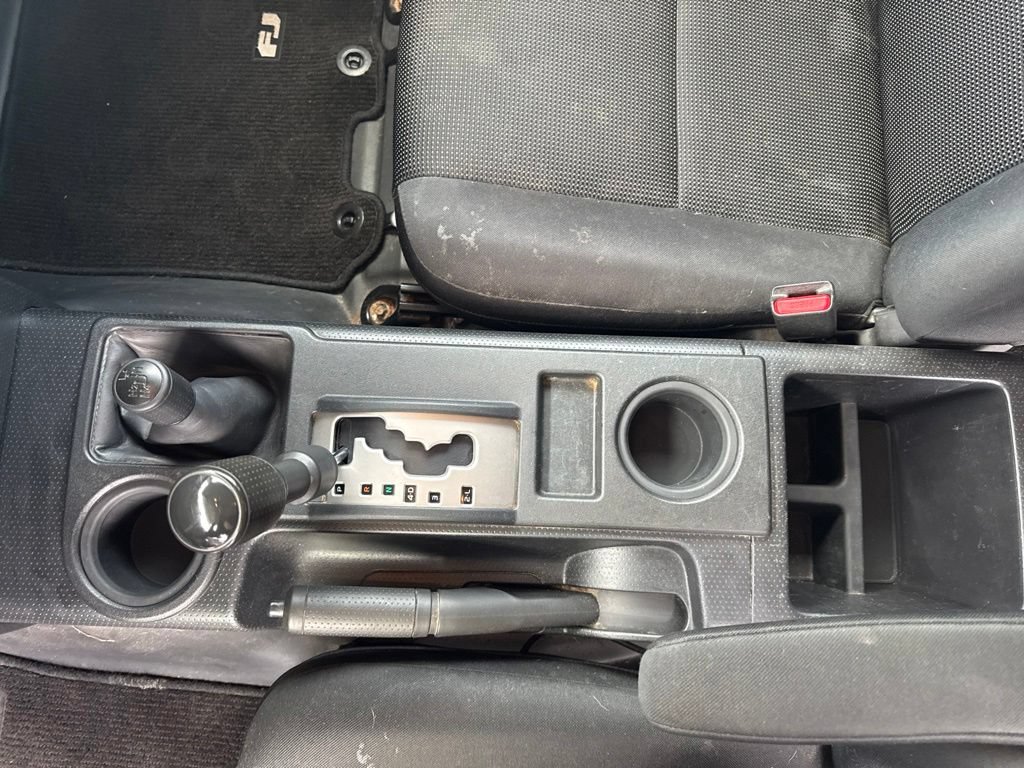 Used 2014 Toyota FJ Cruiser 4WD w/ Convenience Package image 20