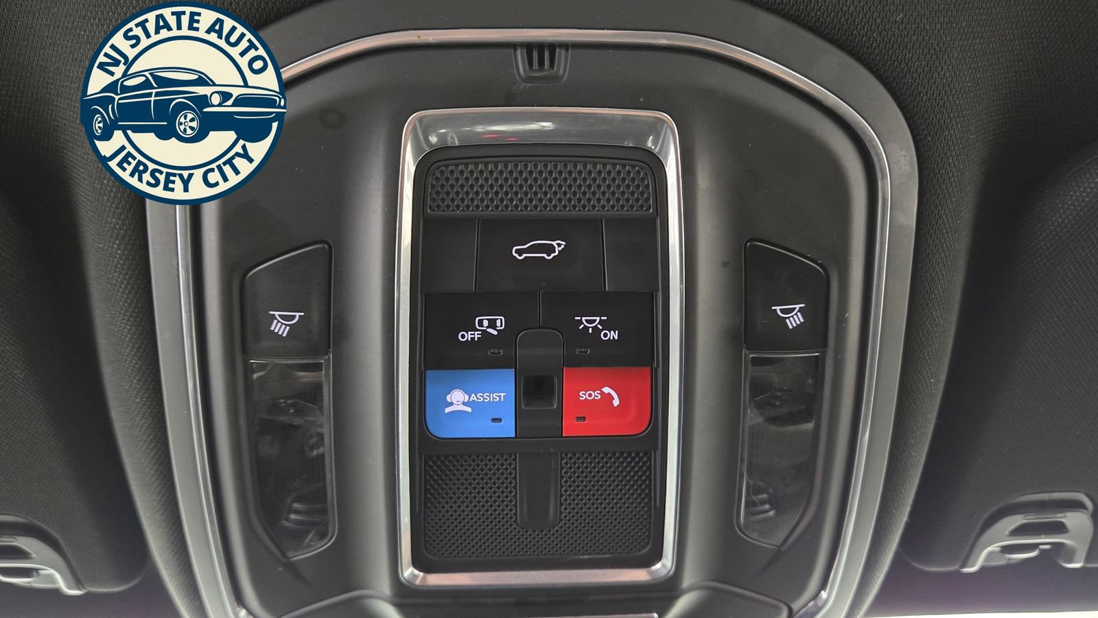 Used 2024 Jeep Wagoneer L Series II w/ Flexible Seating Group AWD/4WD image 22