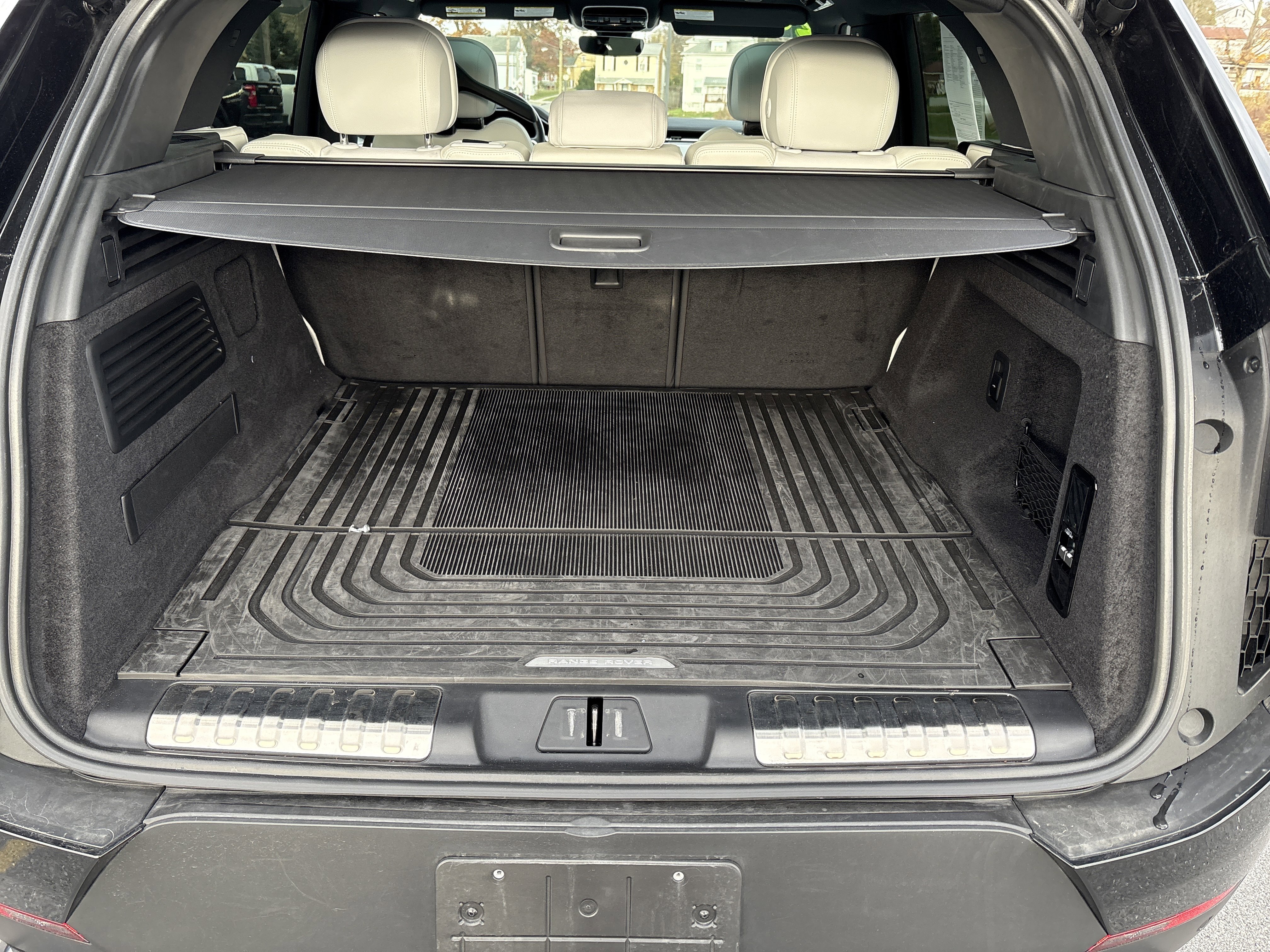 Used 2024 Land Rover Range Rover Sport SE image 5