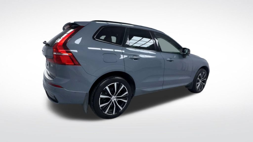 Used 2024 Volvo XC60 B5 Plus w/ Protection Package Premier AWD/4WD image 8