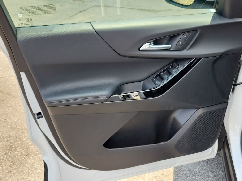 Used 2025 Chevrolet Equinox LT image 16