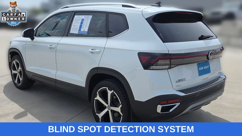 Used 2025 Volkswagen Taos SEL AWD/4WD image 3