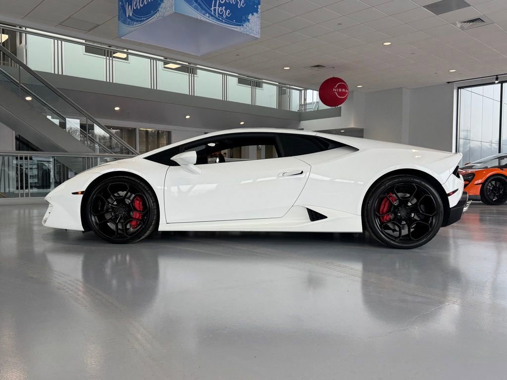 Used 2016 Lamborghini Huracan LP 580-2 image 3