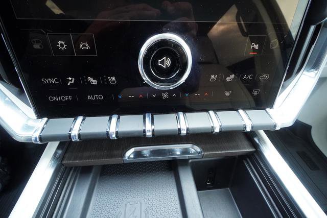 Used 2025 GMC Acadia Denali w/ LPO, Floor Liner Package image 20