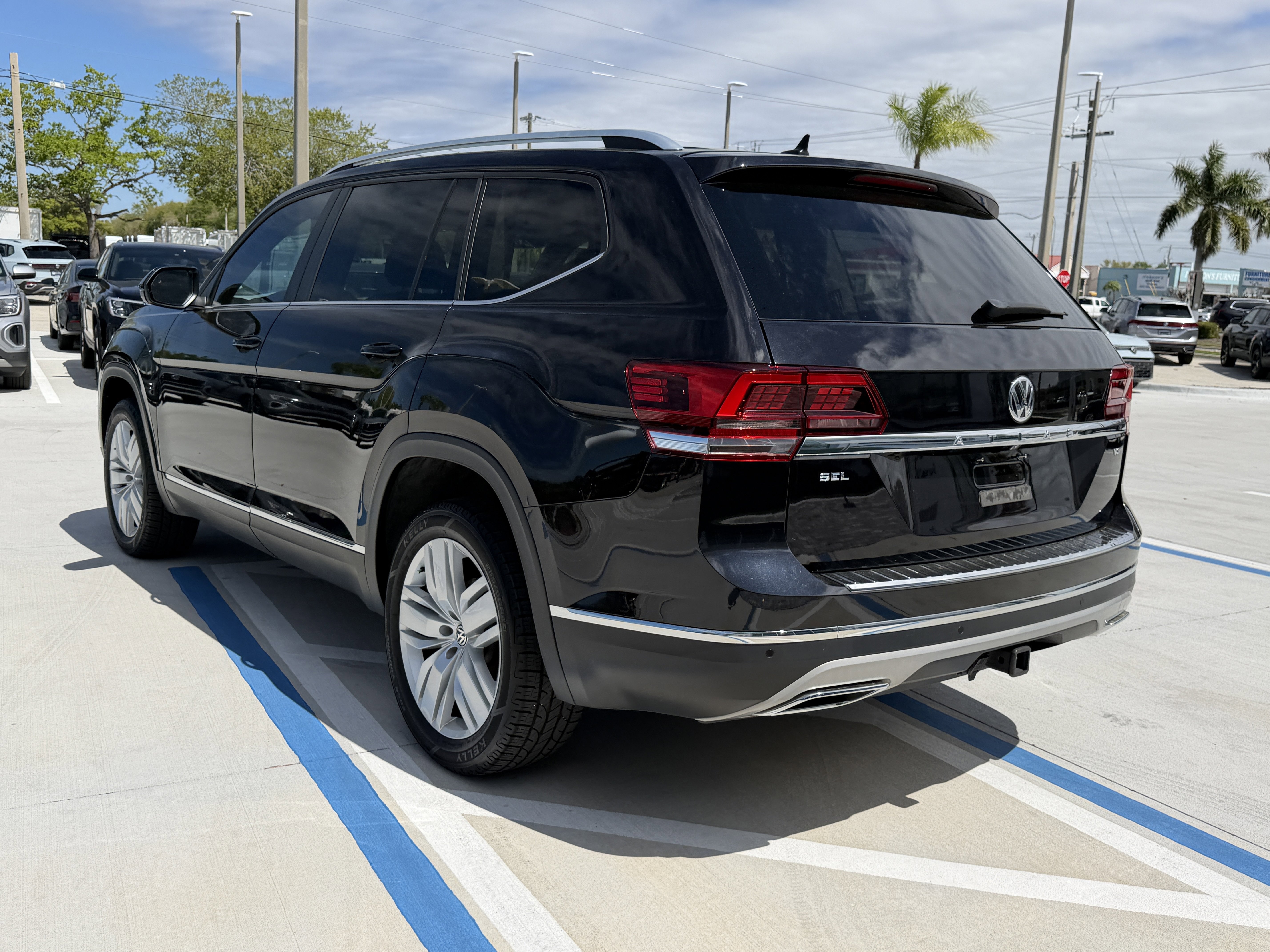 Used 2019 Volkswagen Atlas SEL FWD image 5