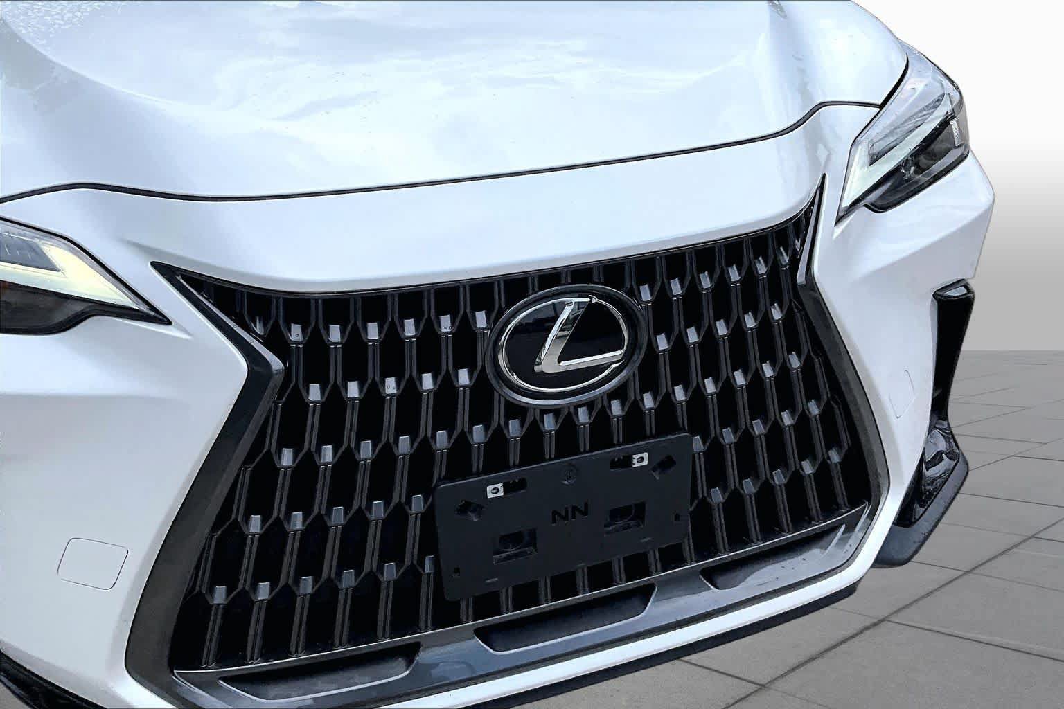 Used 2024 Lexus NX 250 FWD w/ Towing Package (2000 Lbs) image 30