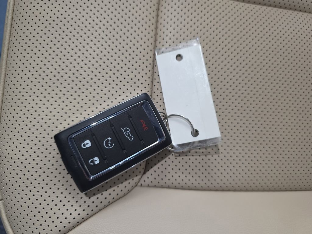 Used 2025 Jeep Grand Cherokee Limited w/ Luxury Tech Group II image 38