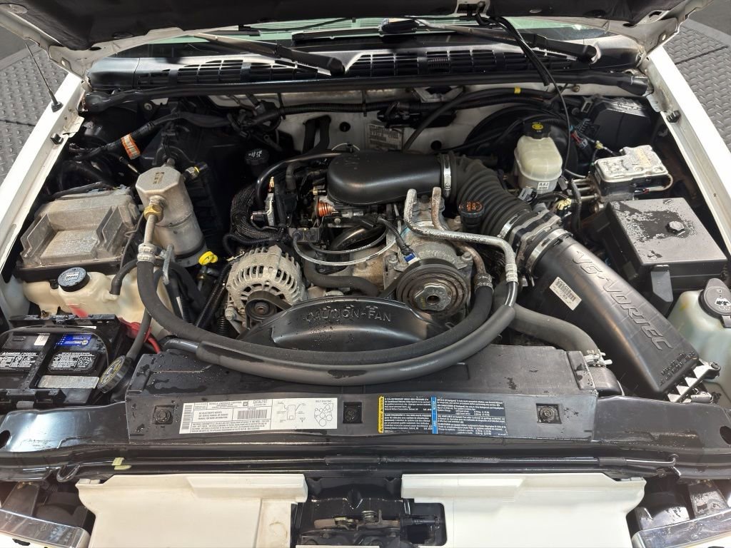 Used 2003 Chevrolet Blazer LS w/ Preferred Equipment Group image 28