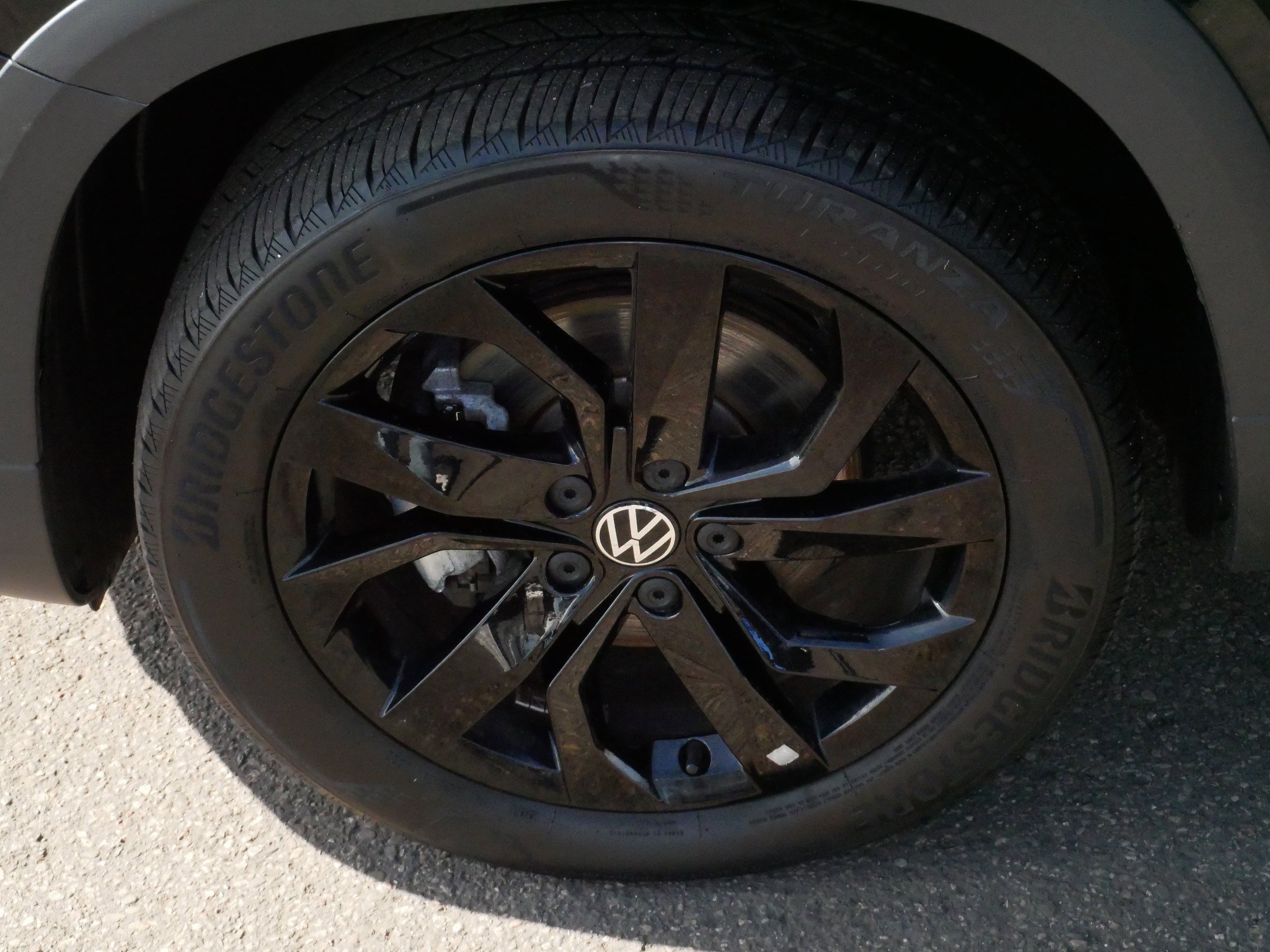 Certified 2023 Volkswagen Taos SE w/ Black Wheel Package image 15