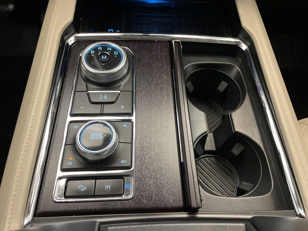 Used 2024 Ford Expedition Platinum image 16