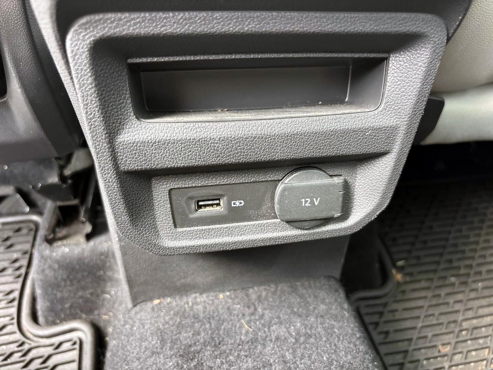 Used 2019 Volkswagen Tiguan SE w/ Panoramic Sunroof Package AWD/4WD image 31