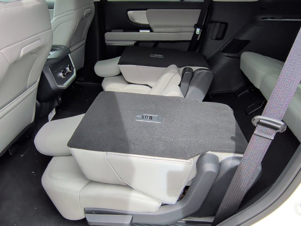 New 2027 Ford Expedition Active RWD image 37