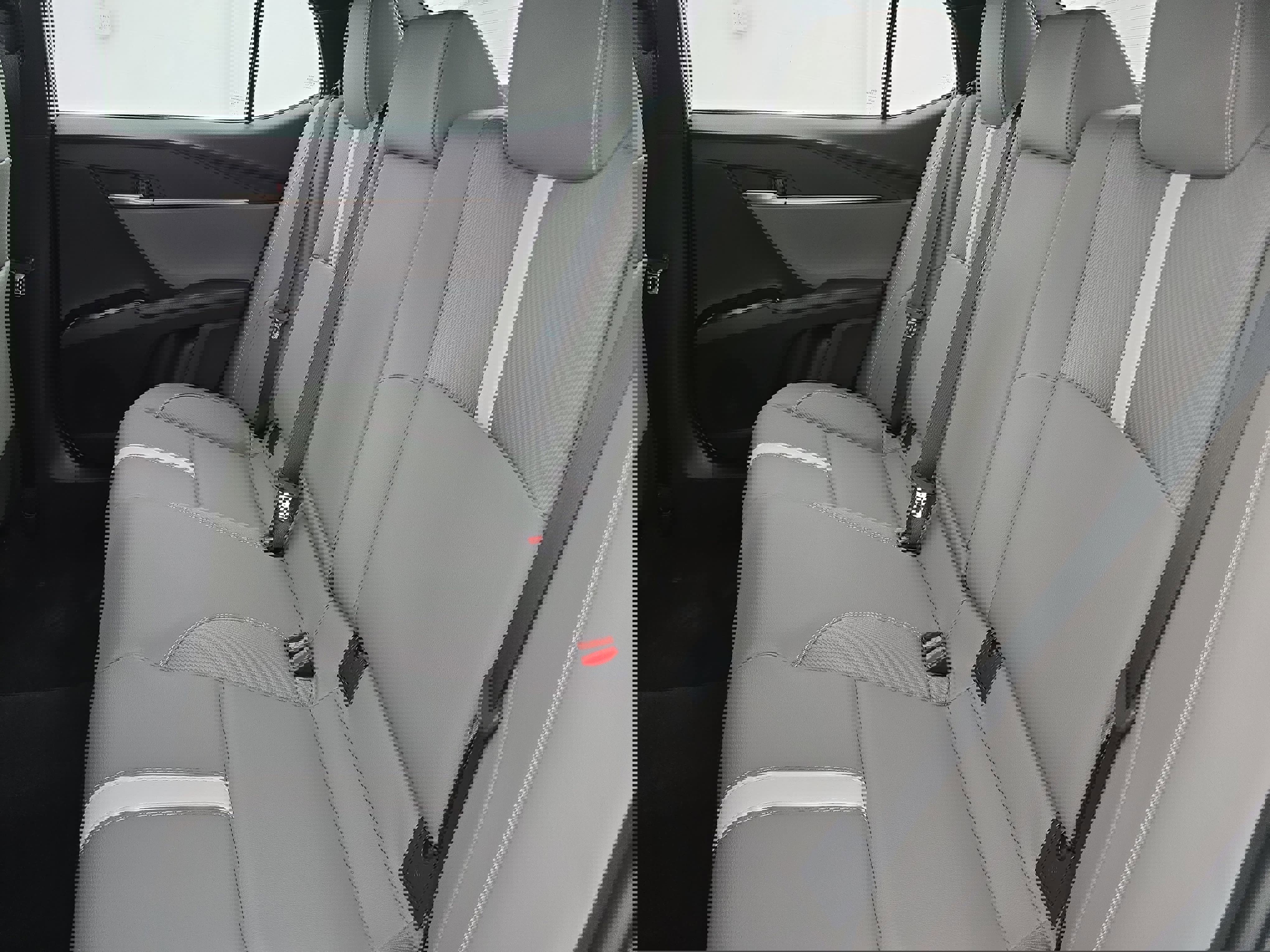 Used 2025 Toyota Camry SE w/ Convenience Package FWD image 13