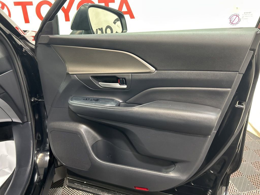 Used 2025 Toyota Grand Highlander AWD image 9
