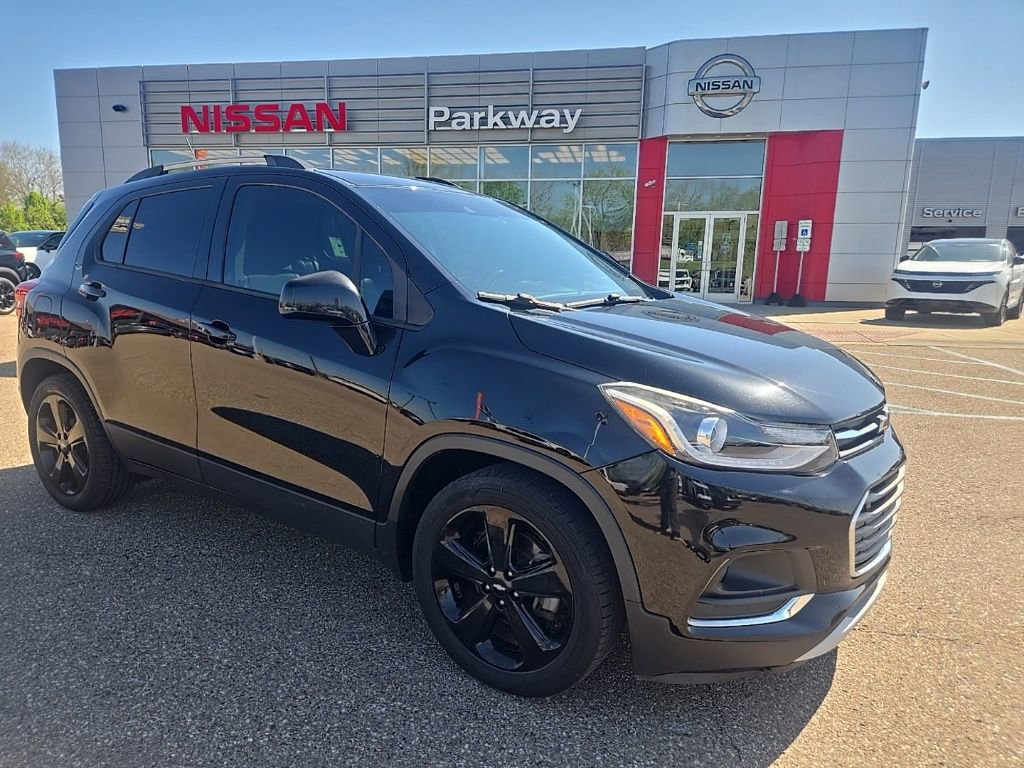 Used 2018 Chevrolet Trax Premier w/ Midnight Edition FWD image 1