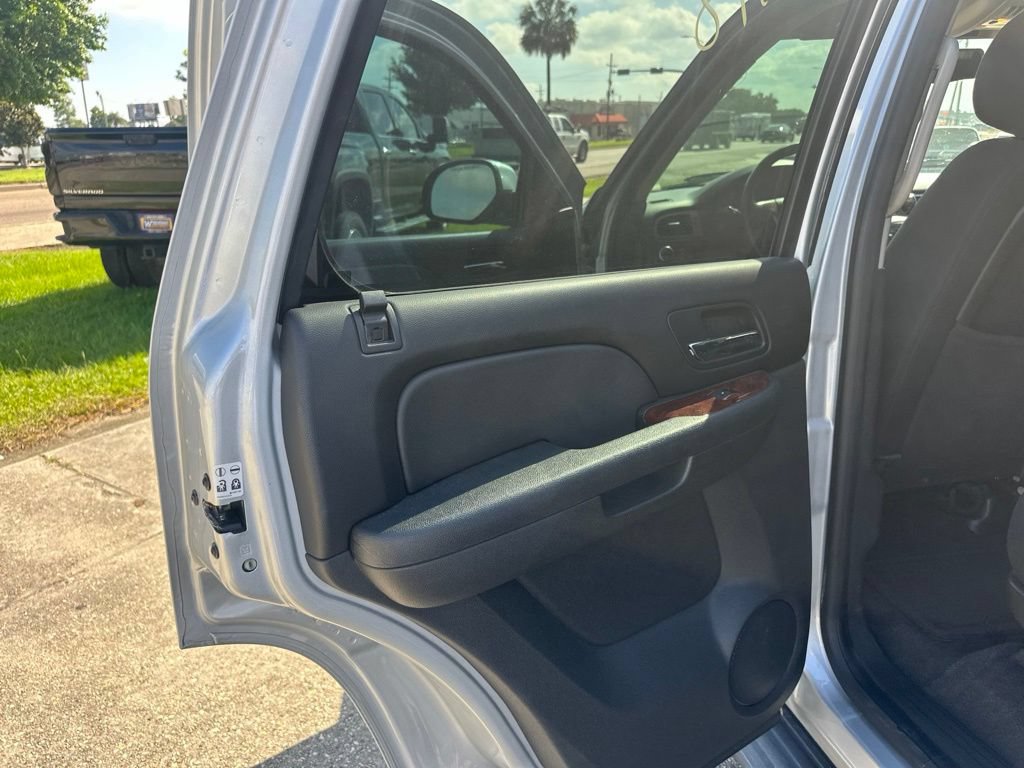 Used 2014 GMC Yukon SLE RWD image 9