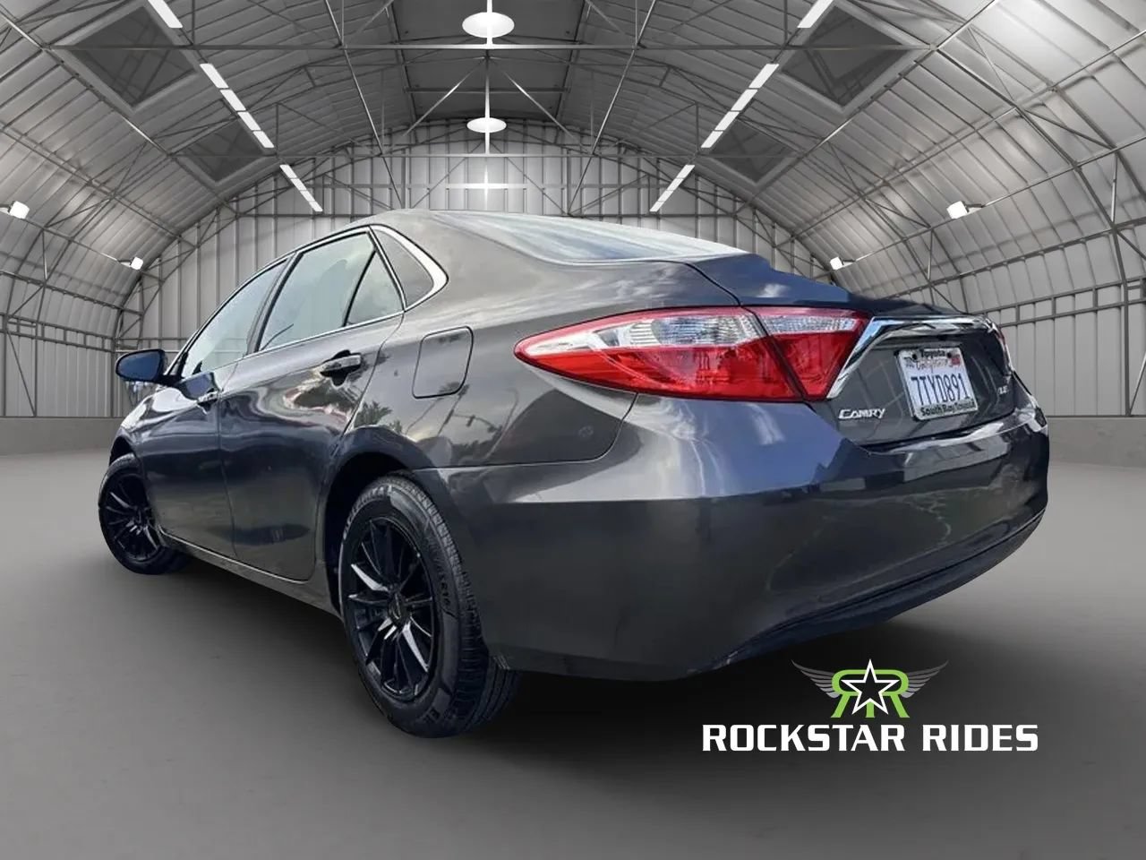 Used 2016 Toyota Camry LE FWD image 9