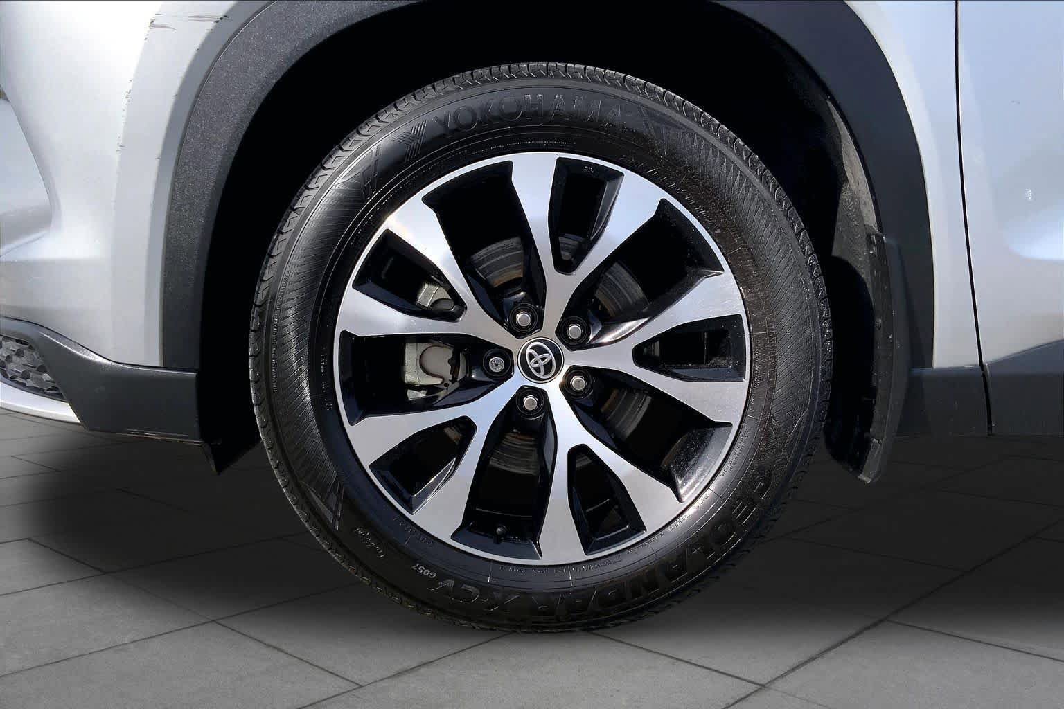Used 2024 Toyota Grand Highlander AWD Hybrid image 11