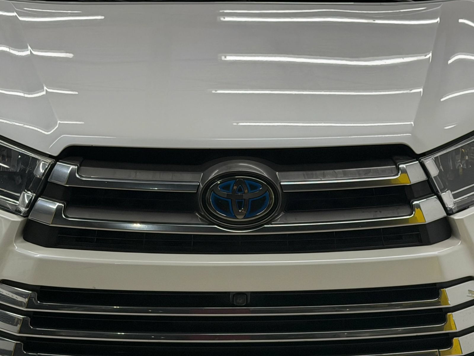 Used 2018 Toyota Highlander Limited Platinum AWD/4WD image 5