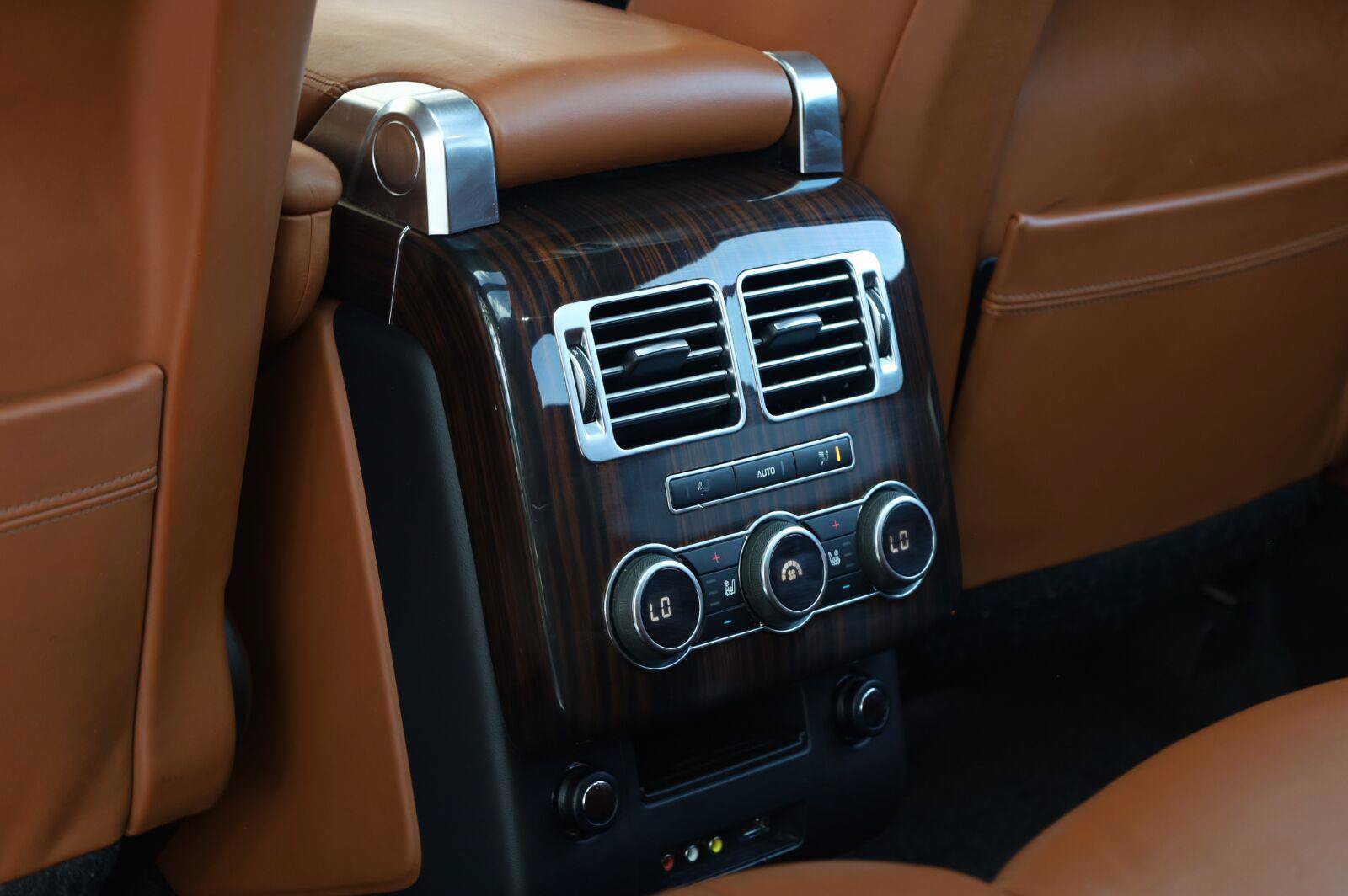 Used 2014 Land Rover Range Rover Autobiography AWD/4WD image 20