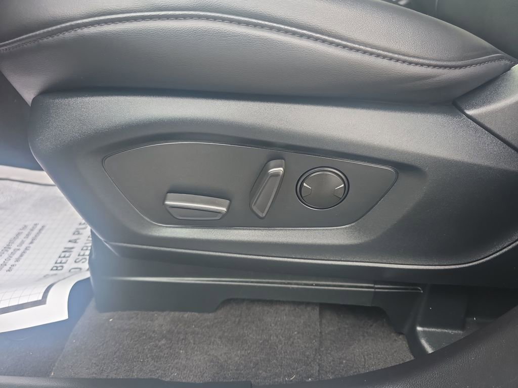 Certified 2024 Ford Explorer XLT w/ Equipment Group 202A AWD/4WD image 19