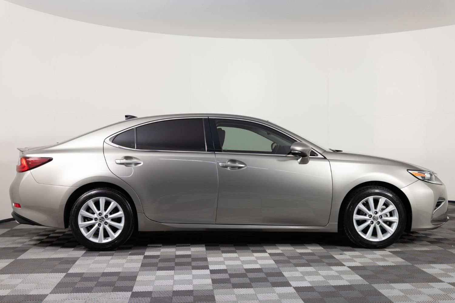 Used 2018 Lexus ES 350 w/ Navigation System Package FWD image 9