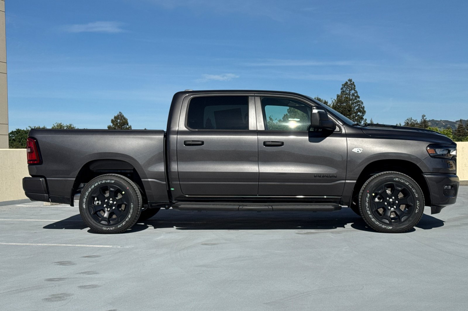 New 2026 RAM 1500 Express AWD/4WD image 3