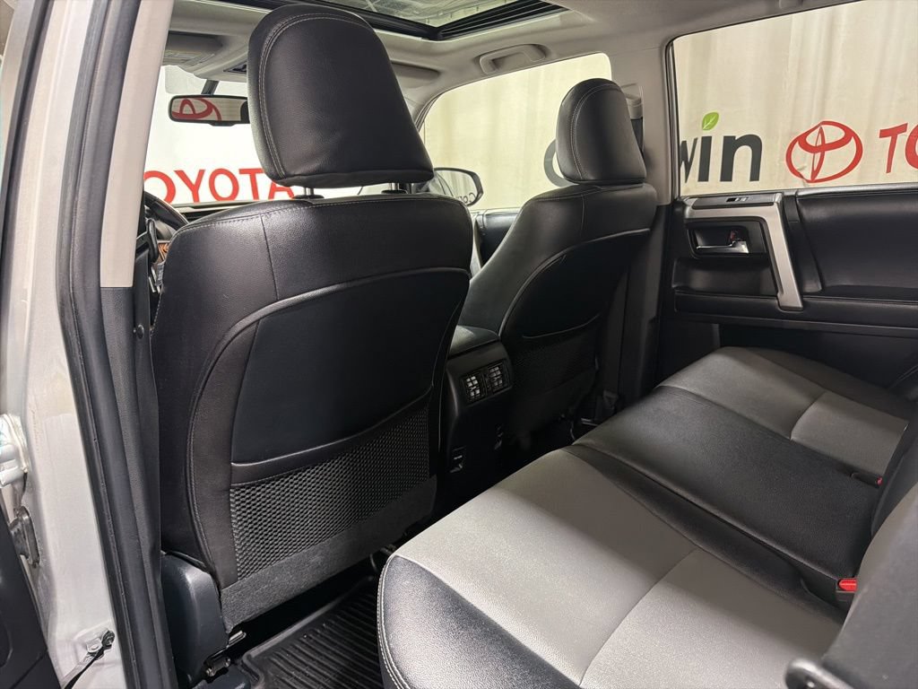 Used 2018 Toyota 4Runner SR5 Premium AWD/4WD image 17