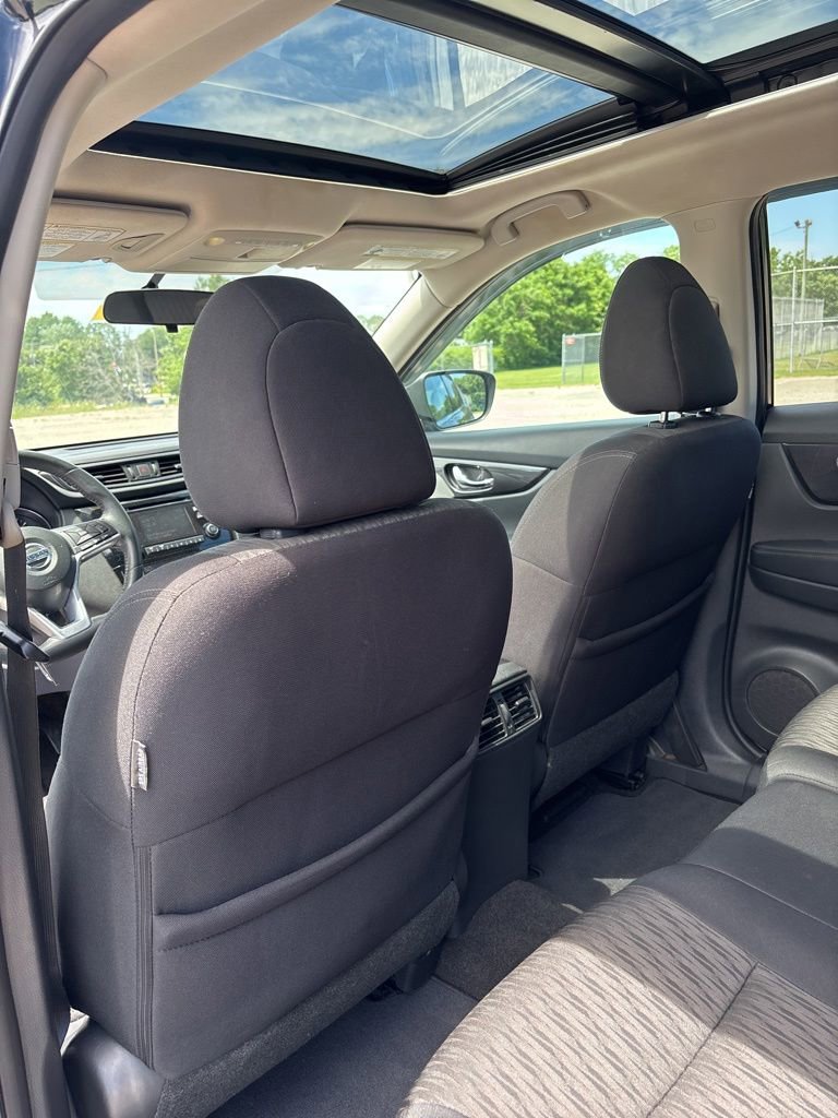 Used 2017 Nissan Rogue SV AWD/4WD image 30