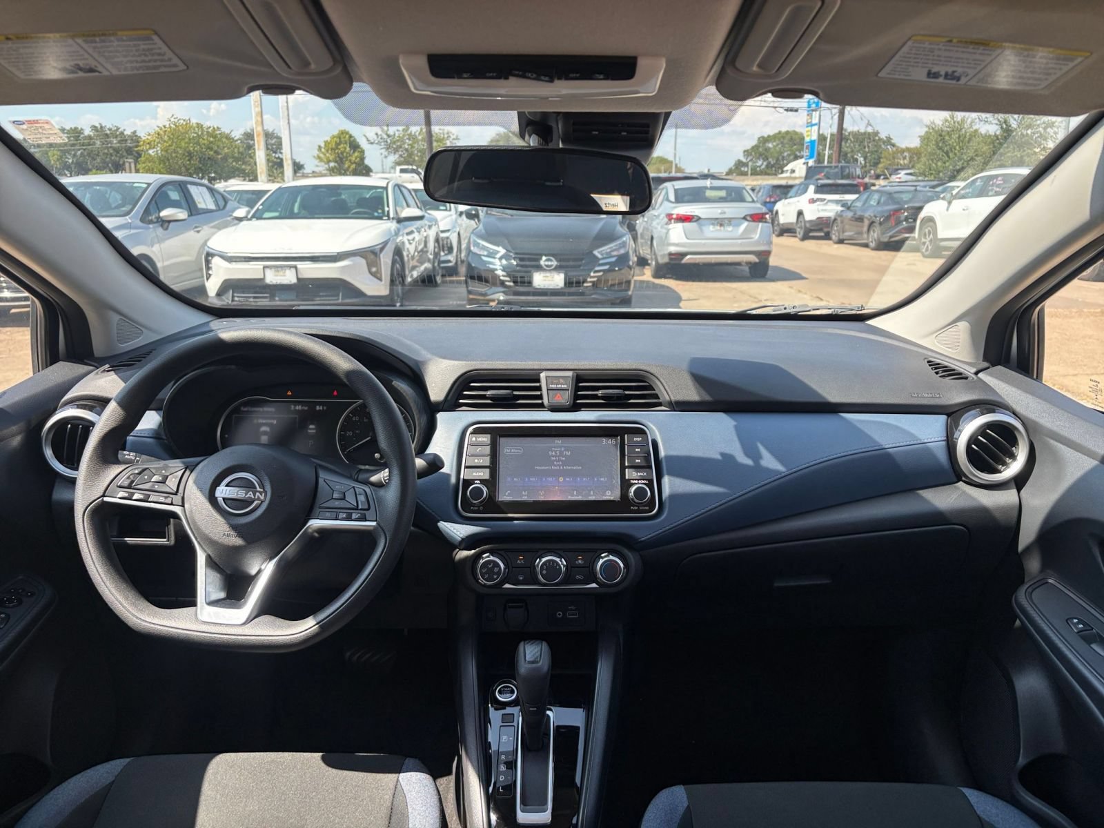 Used 2025 Nissan Versa SV FWD image 30