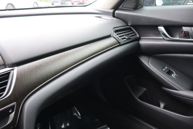 Used 2020 Honda Accord EX image 29