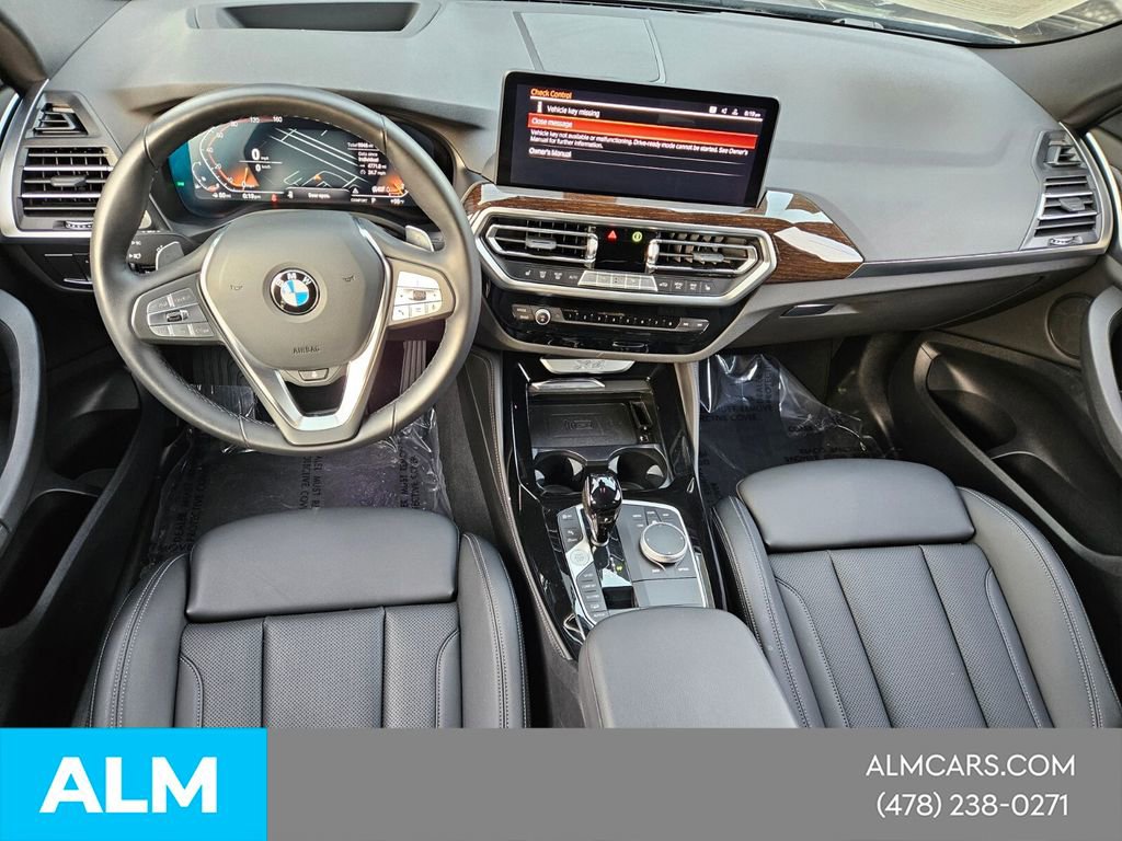 Used 2025 BMW X4 xDrive30i image 16